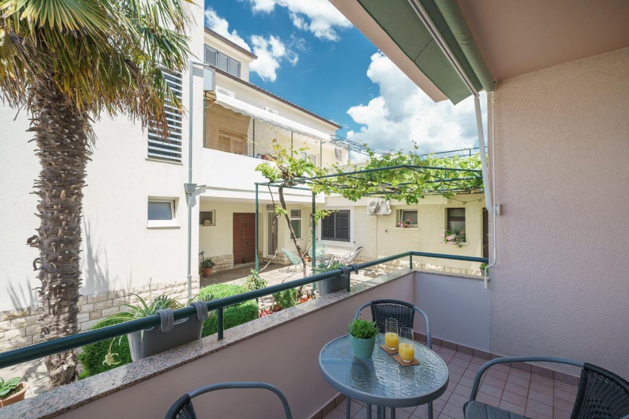 Family Petrov Apartments Vodice Exteriér fotografie