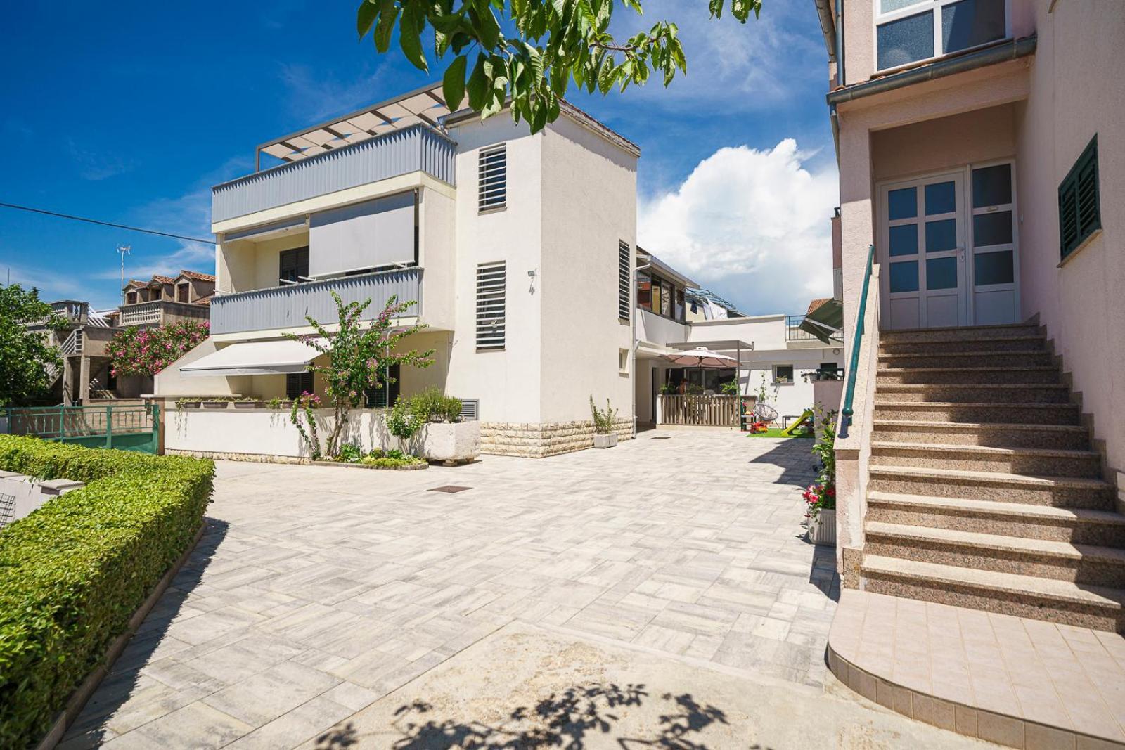Family Petrov Apartments Vodice Exteriér fotografie